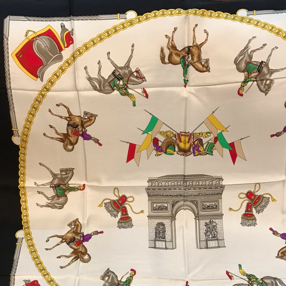 CELINE Silk Scarf in Box 😍🔥🐴 - Picture 12 of 17